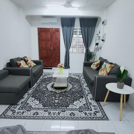 Casa Aira Cozy & Comfy Home Kampong Kepayang Exterior photo