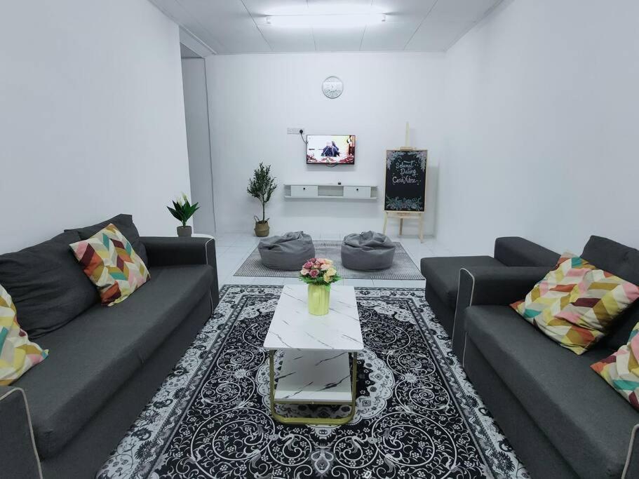 Casa Aira Cozy & Comfy Home Kampong Kepayang Exterior photo
